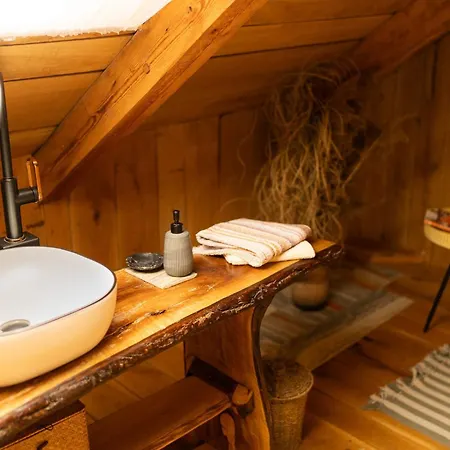 منزل ريفي Estate Ana بتوي