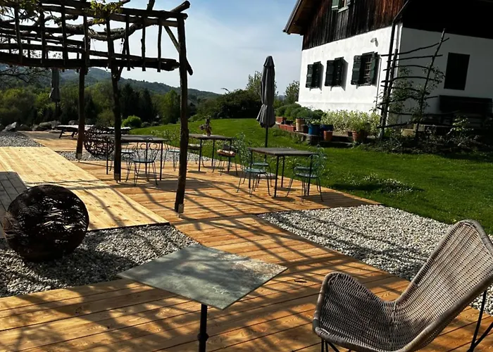 בית כפרי Estate Ana פטוי